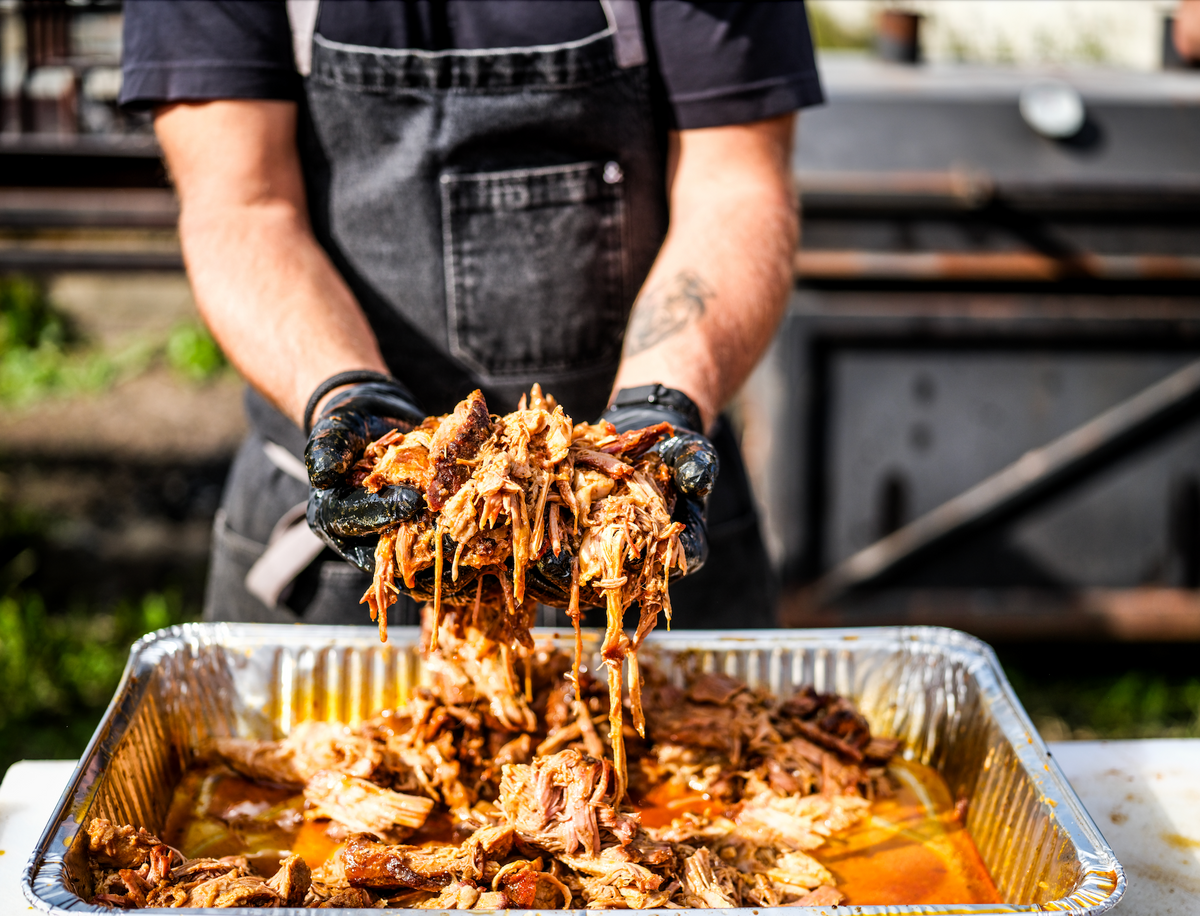 Game Day Grilling: The Art of Tailgating and Mouthwatering BBQ Recipes to Impress Your Crew
